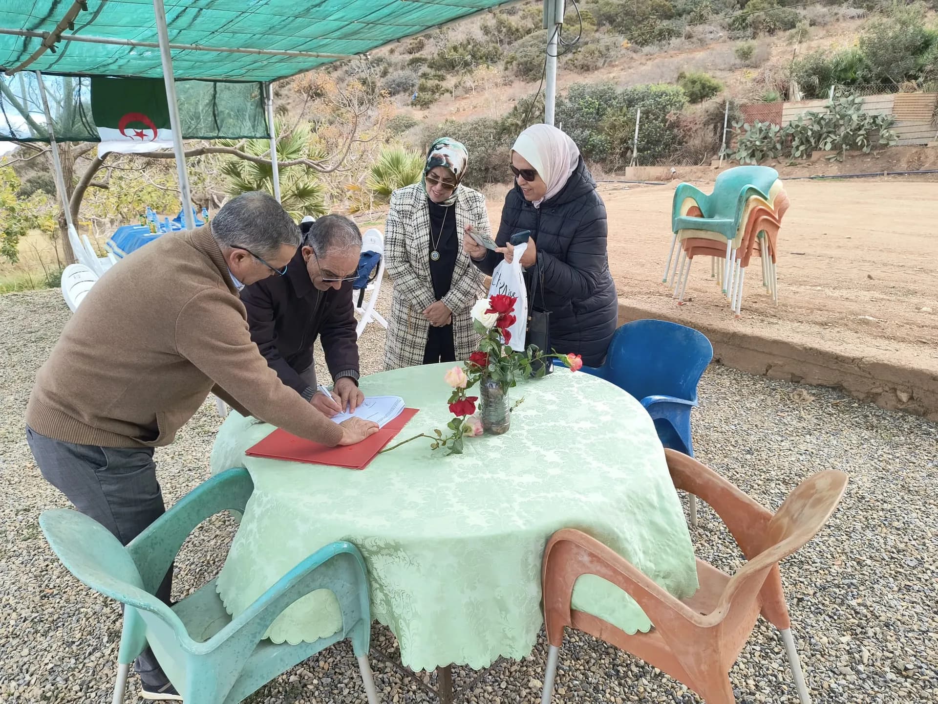 توقيع اتفاقية مع شركاء اجتماعيين واقتصاديين (التكنولوجيا الحيوية التطبيقية، الشركات الناشئة)